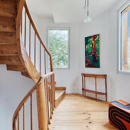 La Tourelle De Saint Michel De Livet - Parking * Livarot-Pays-d'Auge