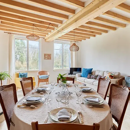 La Tourelle De Saint Michel De Livet - Parking