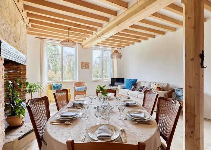 La Tourelle De Saint Michel De Livet - Parking